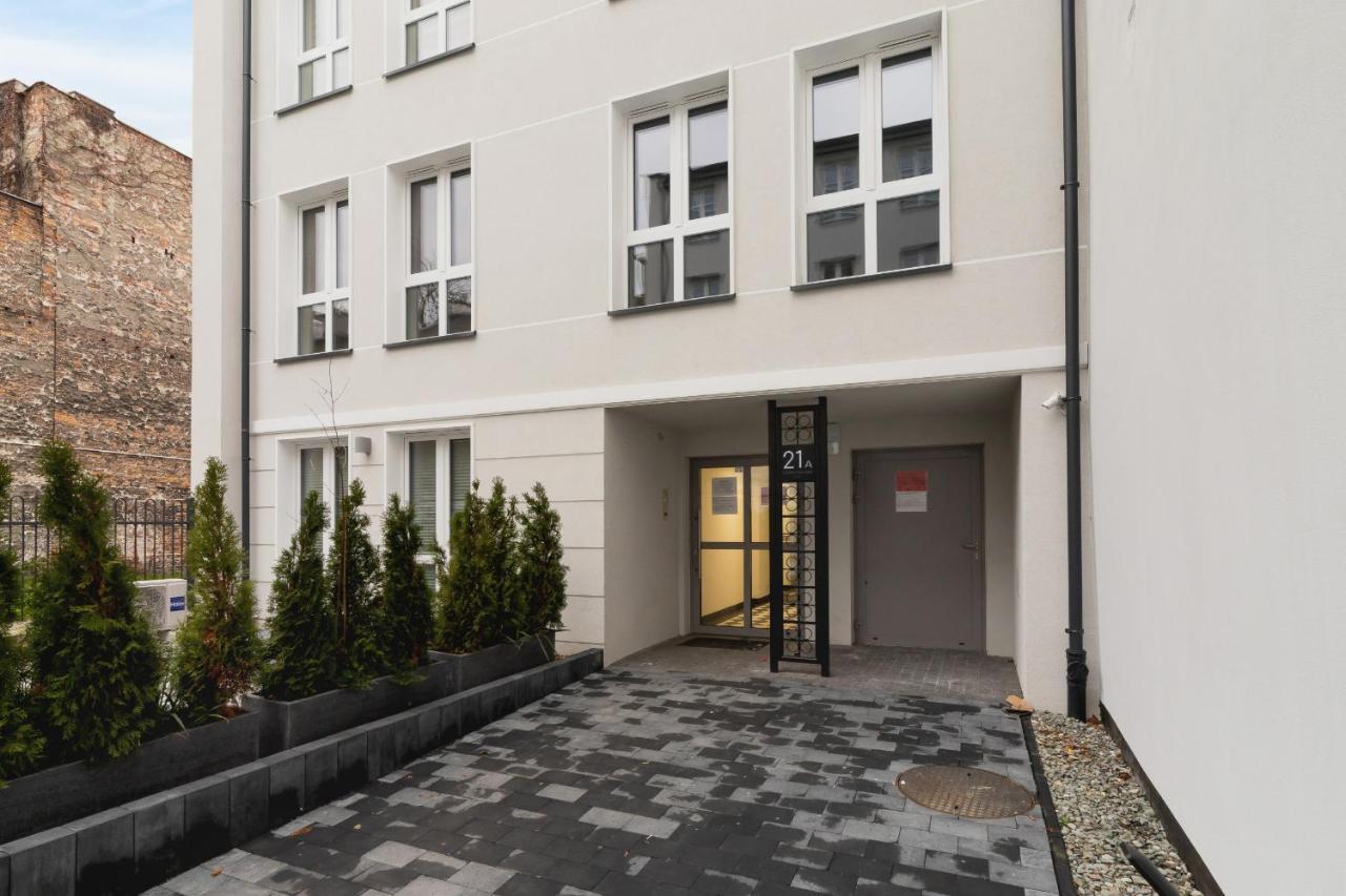 City Studio With Ac Czarnowiejska By Renters Cracovia Esterno foto