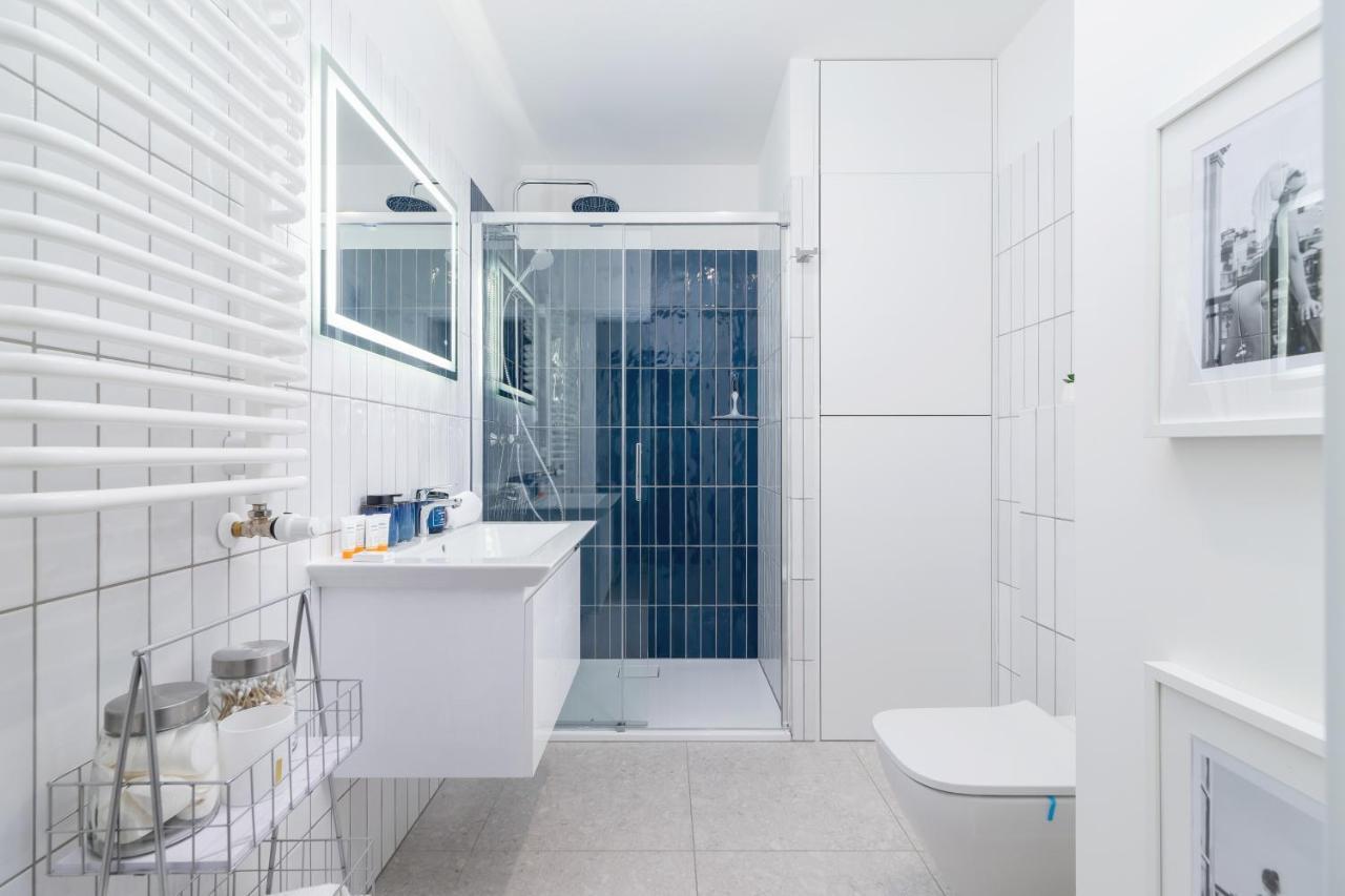 City Studio With Ac Czarnowiejska By Renters Cracovia Esterno foto