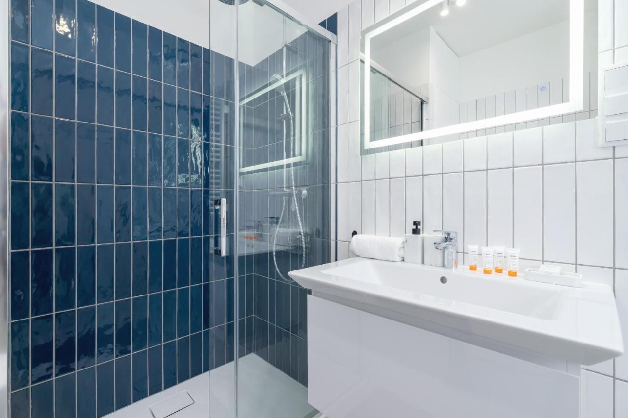 City Studio With Ac Czarnowiejska By Renters Cracovia Esterno foto