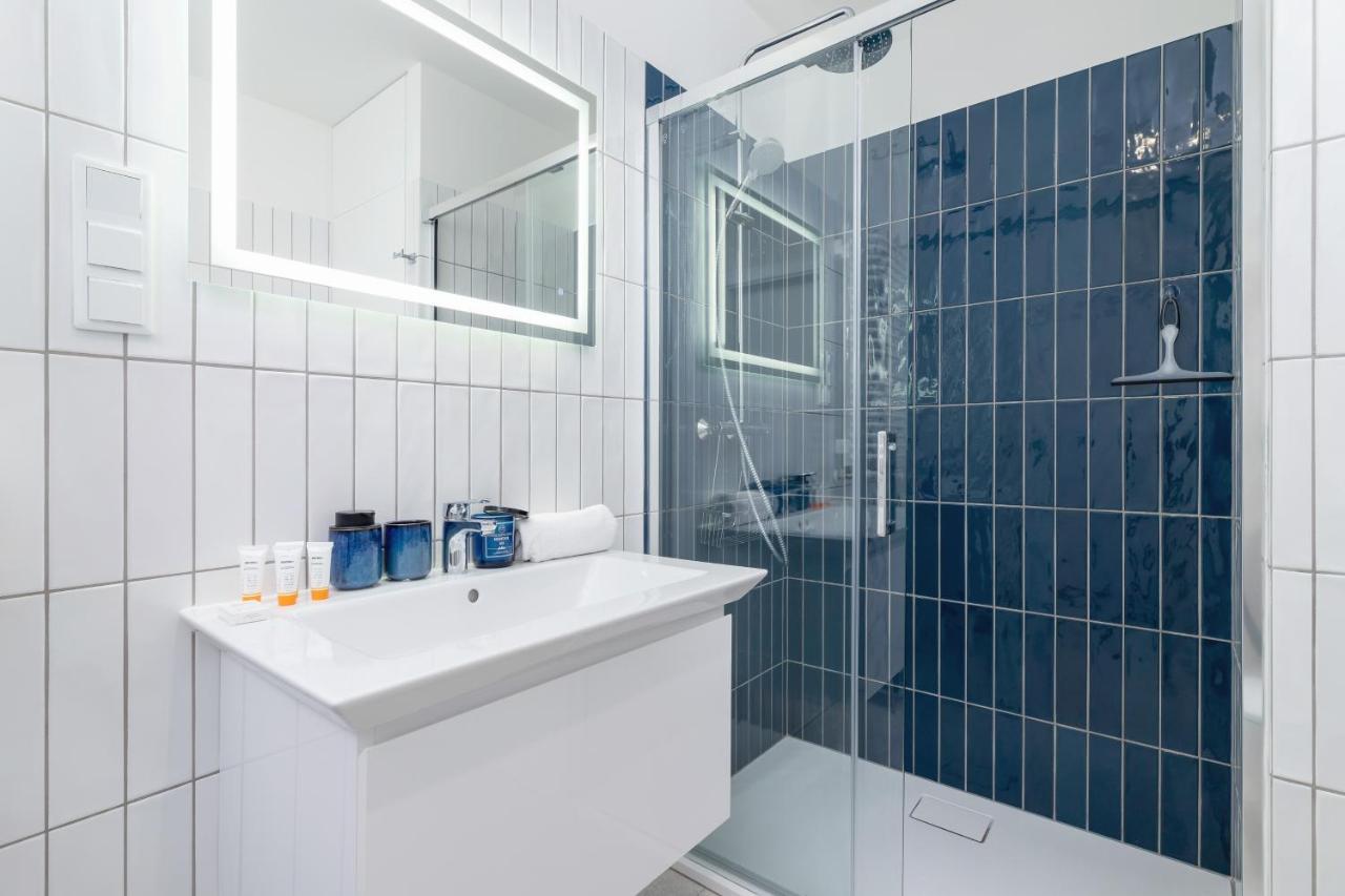 City Studio With Ac Czarnowiejska By Renters Cracovia Esterno foto
